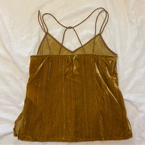 Joe’s tank top - Picture 3 of 3